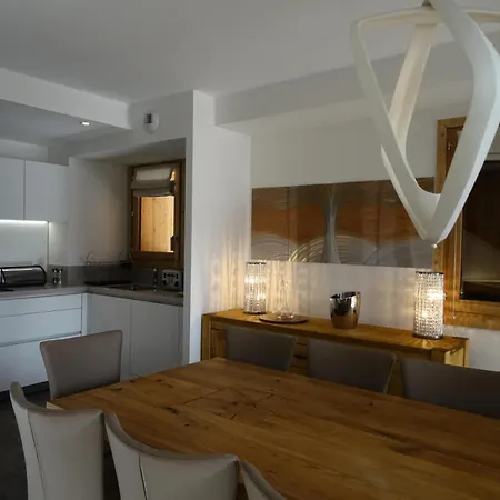 Caseblanche - Myriel Mae-9854 Saint-Martin-de-Belleville